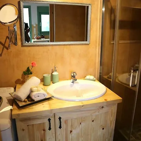 Luxurious Angelina 2 Apartment